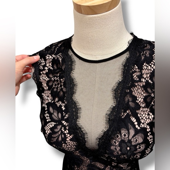 Betsy & Adam Elegant Black Lace High Neck Maxi Dress Evening Gown Size 4 - Picture 4 of 10